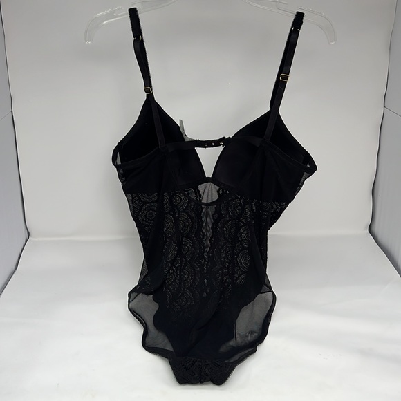 black lace and mesh bodysuit - Picture 4 of 5